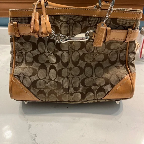 Coach satchell - Picture 1 of 4